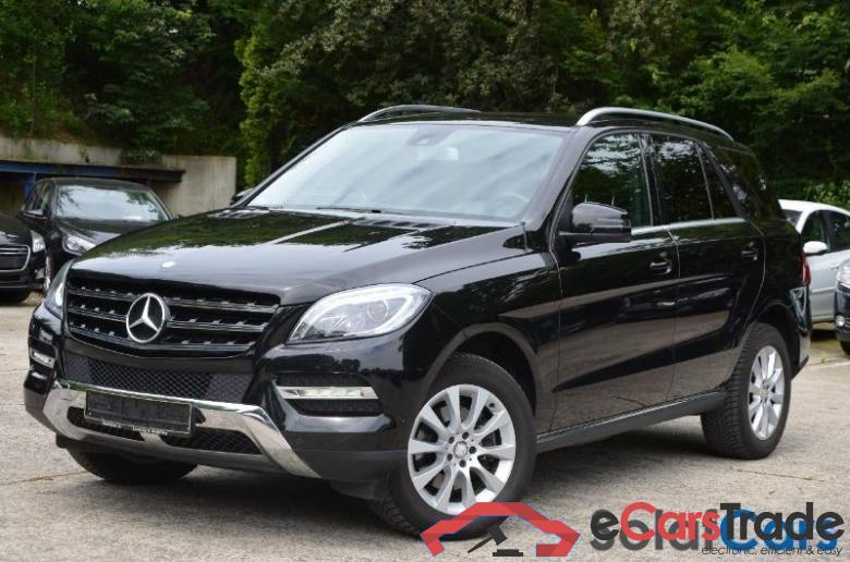 Mercedes ML 350CDI 258pk Aut. Blue TEC 4-Matic Xenon Part Leather Navi (total options : 7 899,98 euro) #1