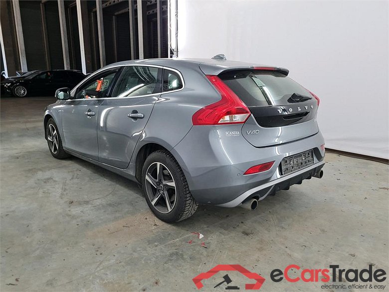 Volvo V40 2.0 D3 R-Design 150Hp Pano LED-Xenon Virtual Navi Sport-Leather Klima PDC ... #4