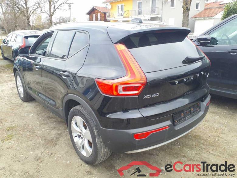 Volvo Momentum AWD XC40 #3