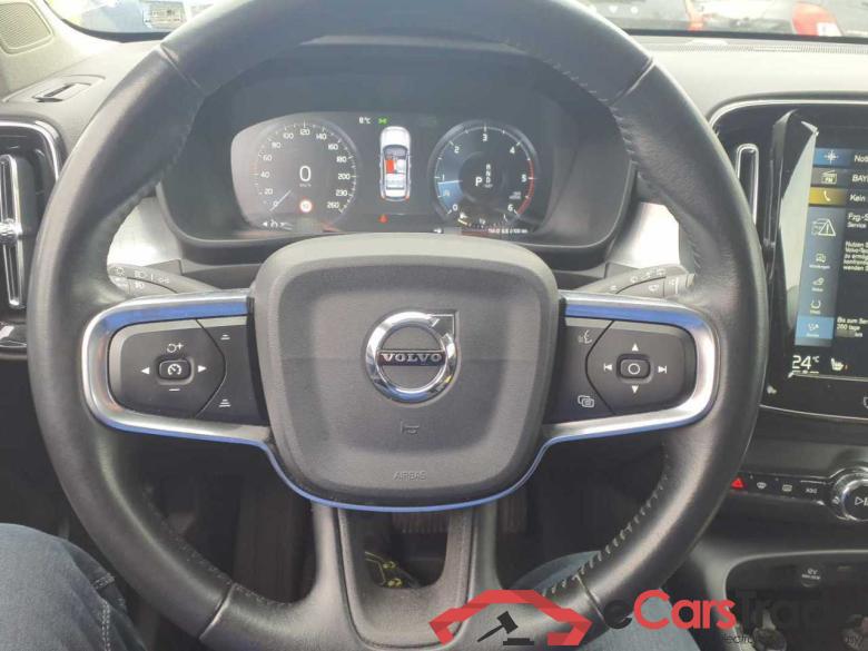 Volvo Momentum AWD XC40 #5