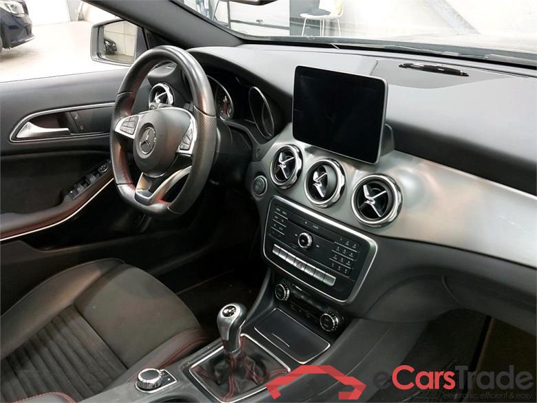 Mercedes GLA 180 d AMG Pano LED-Xenon Command Navi Sport-Leather-Alcantara KeylessGo Klima PDC ... #5