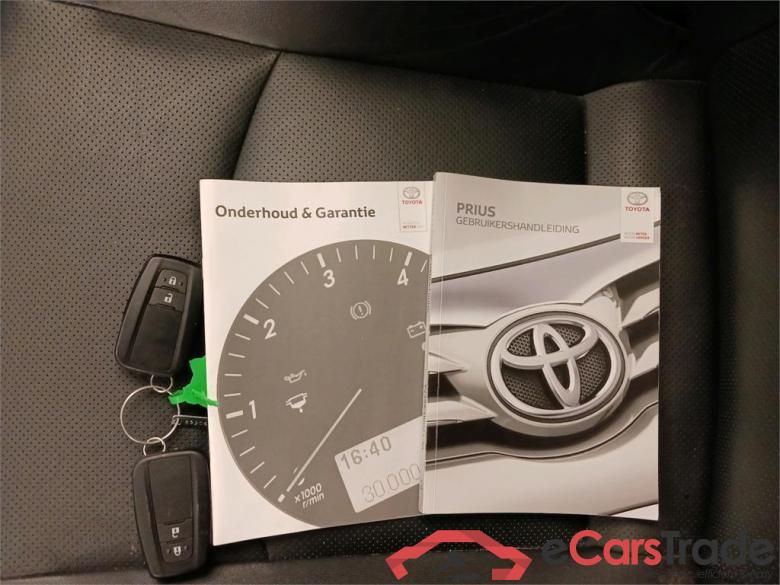 Toyota Prius \'15 Toyota Prius 1.8 Hybrid Executive Automaat 5d #4