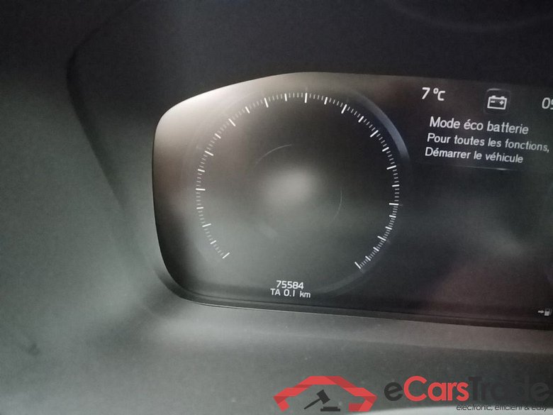 VOLVO XC90 D5 235 4WD Momentum 7pl. Geartronic #4