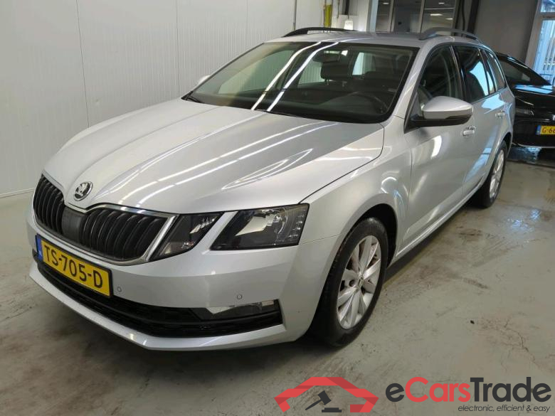 SKODA OCTAVIA COMBI 1.6 TDI Grt Amb. Bns