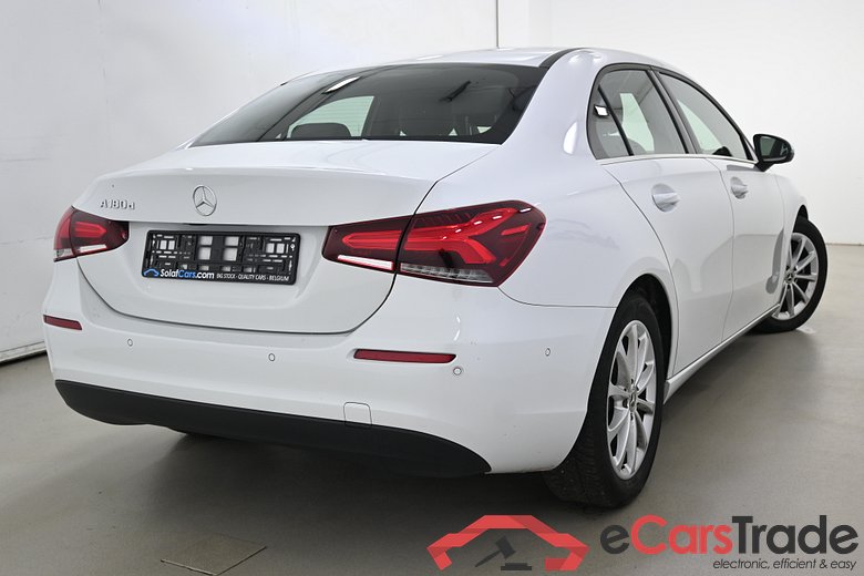 Mercedes A 180 d Aut. LED-Xenon Widescreen Navi 1/2 Sport-Leather Camera KeylessGo Klima PDC ... #3