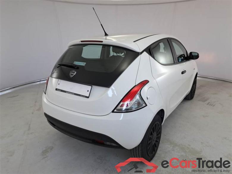 Lancia 62 LANCIA YPSILON / 2015 / 5P / BERLINA 1.2 69CV STARTe STOP ELEFANTINO BLU #2