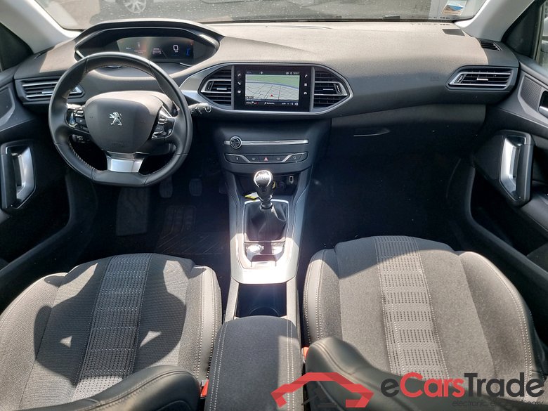 Peugeot 308 SW 1.2 PureTech Allure 130Hp LED-Xenon I-Cockpit Navi Sport-Seats KeylessGo Camera Klima PDC ... #3