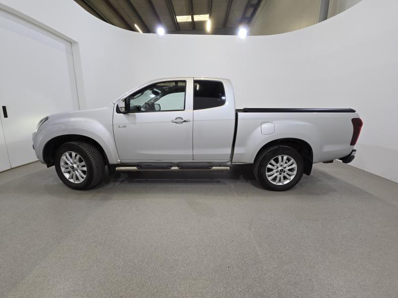 Isuzu D-Max 1.9 D Fury 4WD Aut. Navi Camera Klima ... #2