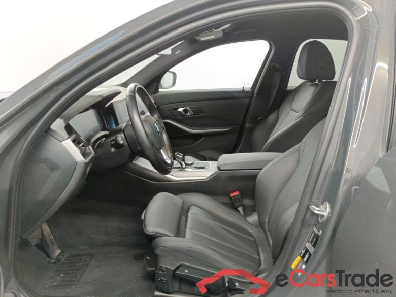 BMW 3 Reeks Berline 330e (215 kW) 4d #3