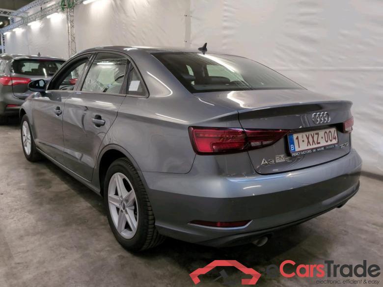 AUDI A3 1.6 TDI 30 85KW Platinum #4