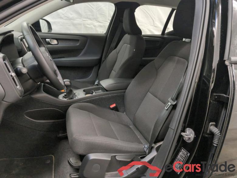 VOLVO XC40 1.5 T2 MOMENTUM CORE #6