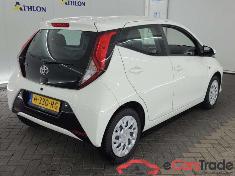 TOYOTA Aygo 1.0 VVT-i x-play x-shift 5D 53kW #3
