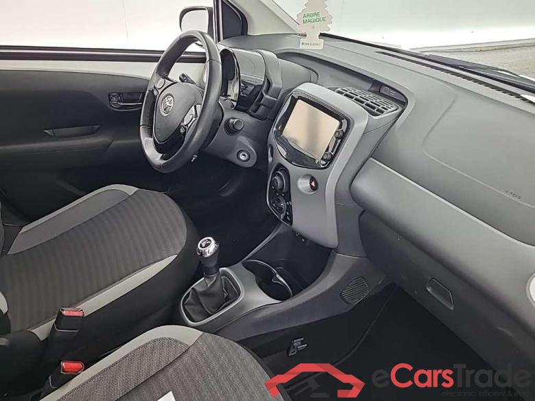 TOYOTA Aygo 1.0 VVT-i x-play 5D 53kW #6