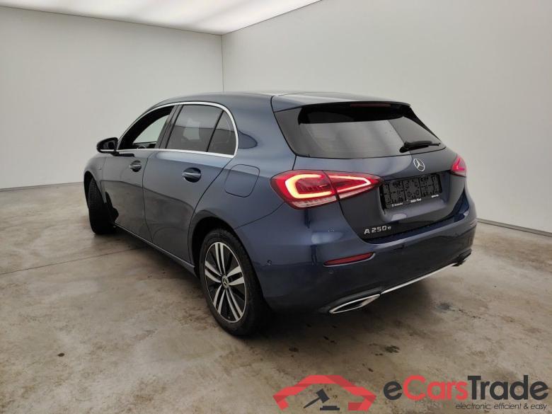 Mercedes-Benz A-Klasse A 250 e Business Solution 5d #3