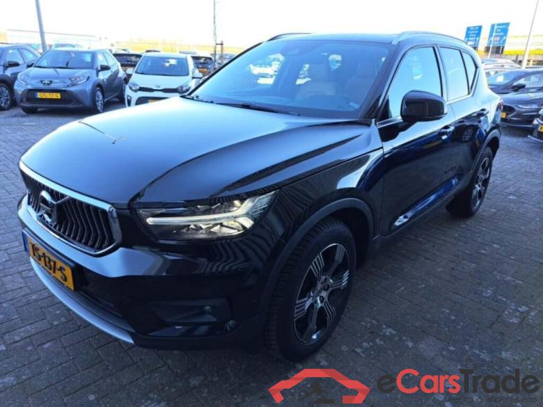 VOLVO XC40 2.0 T #1