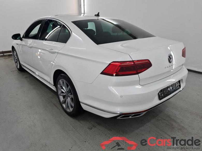 VOLKSWAGEN PASSAT DIESEL - 2019 2.0 TDi SCR Elegance Business DSG R-Line Exterior & Interior Adventure #3
