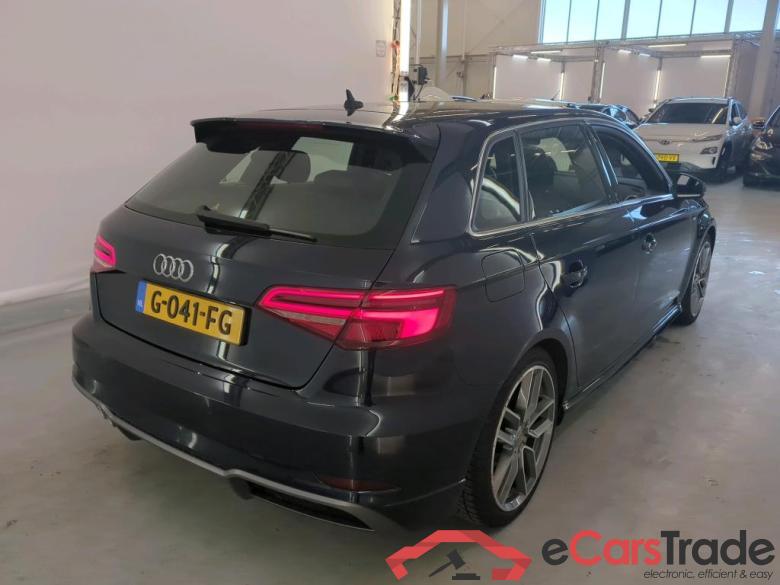 Audi A3 Sportback 12-19 Audi A3 Sportback 35 TFSI S tronic Advance Sport 5d #2