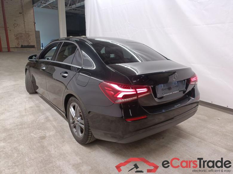 Mercedes-Benz A-Klasse Limousine A 180 d DCT Launch Edition 4d #3