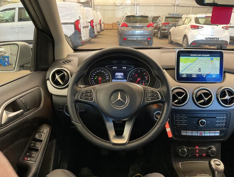 Mercedes B 180d Urban LED-Xenon Command Navi Sport-Leather Klima PDC ... #5