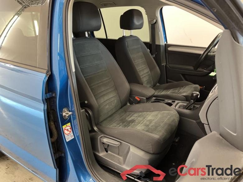 Volkswagen Touran '15 Volkswagen Touran 1.6 TDI DSG SCR Comfortline Business 5d #3