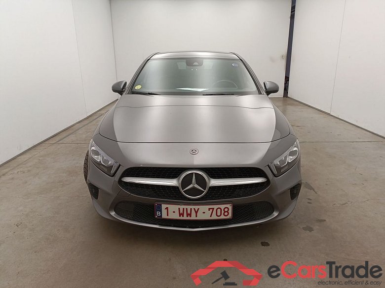 Mercedes-Benz A-Klasse Limousine A 180 d DCT Business Solution 4d #1