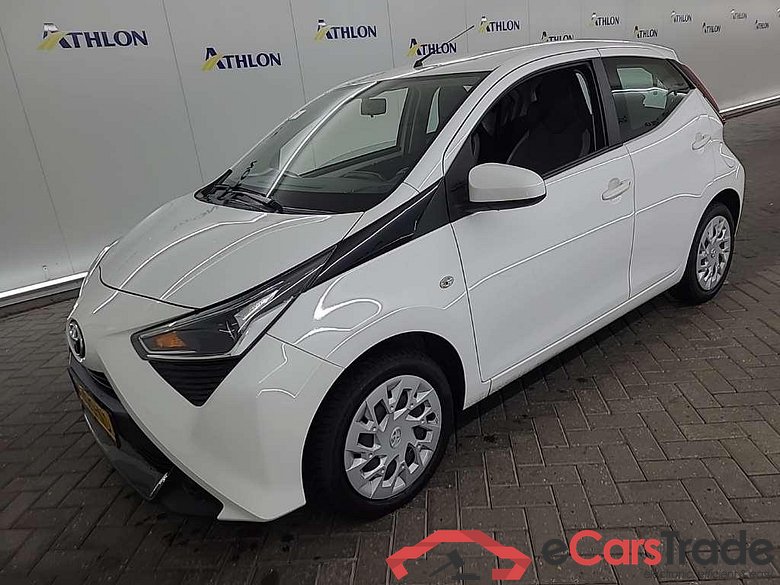 TOYOTA Aygo 1.0 VVT-i x-play 5D 53kW