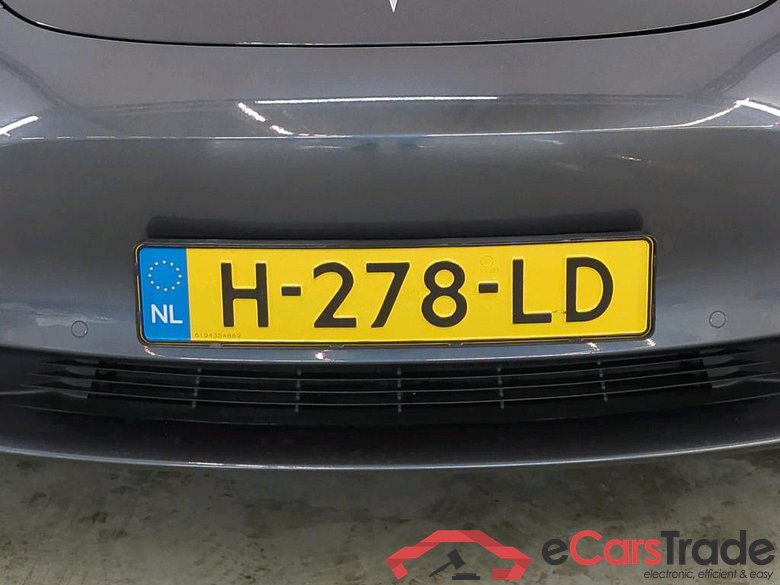 Tesla Model 3 '18 BEV Tesla Model 3 Standard Range Plus RWD 4d #5