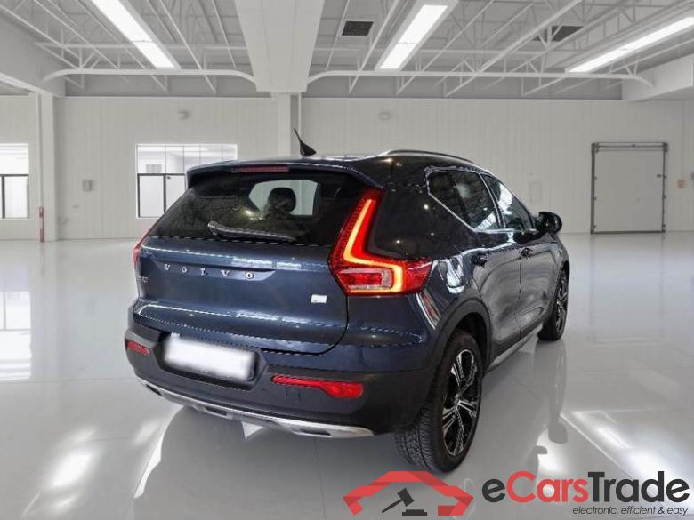 Volvo 218 VOLVO XC40 / 2017 / 5P / SUV T5 PLUG-IN HYBRID AUTO RECHARGE INSCR. #2