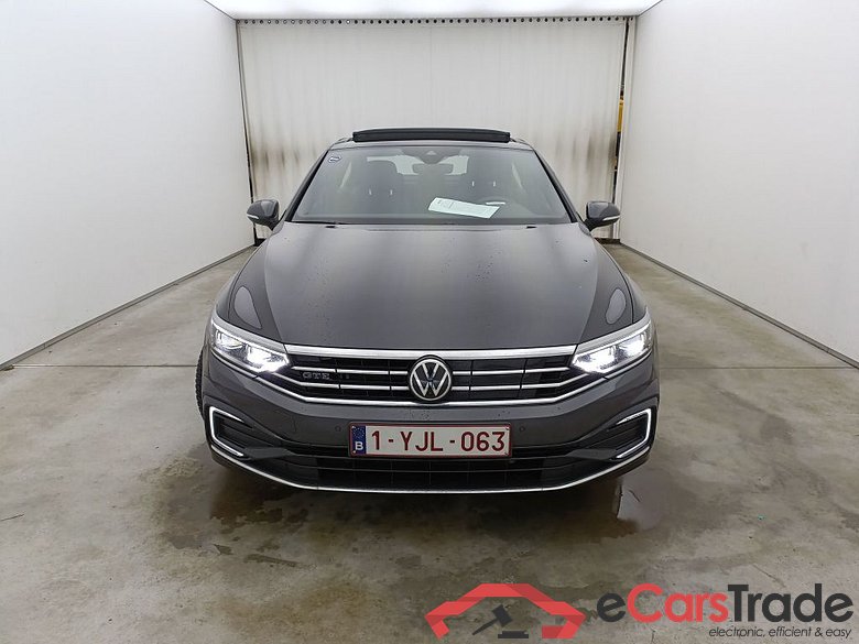 Volkswagen Passat 1.4 TSI GTE Business DSG 4d