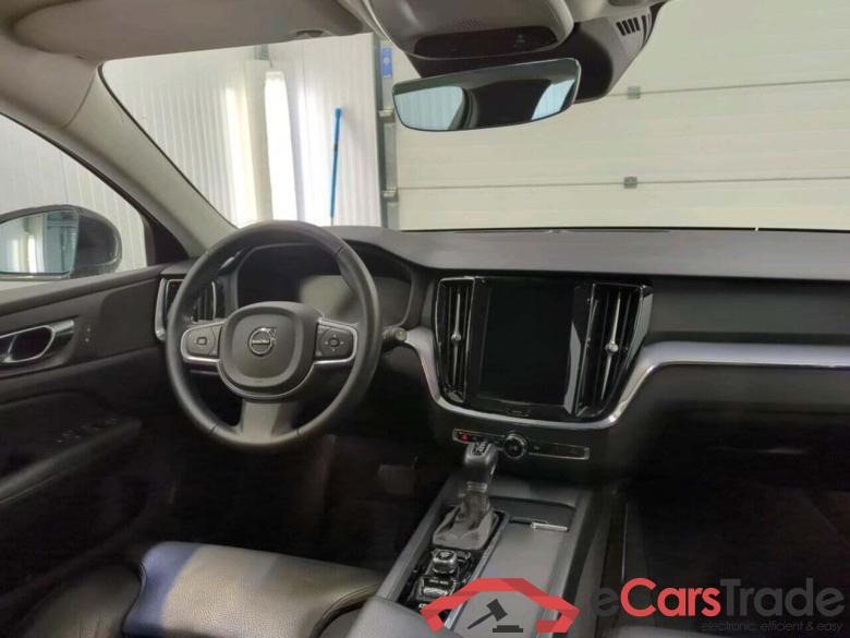 VOLVO V60 2.0 T4 Moment.Pro #3