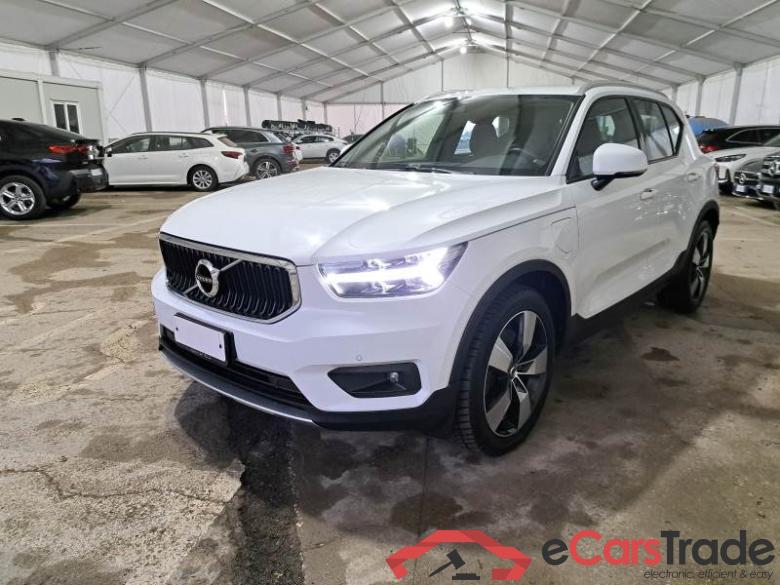 Volvo 65 VOLVO XC40 / 2017 / 5P / SUV T5 TWIN ENGINE GEARTRONIC BUSINESS PLUS #1