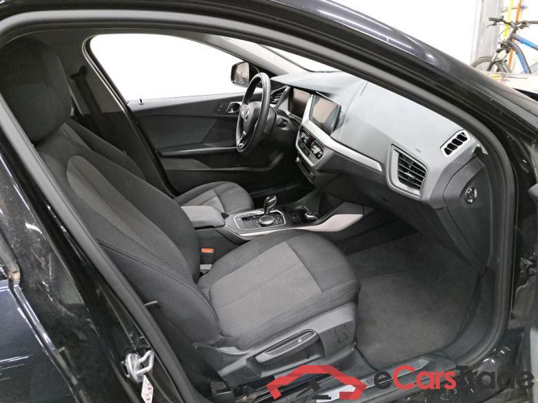 BMW - BMW 1 HATCH 118iA 136PK Advantage Pack Business & Live CockPit Plus & PDC Front & Rear  * PETROL * #3