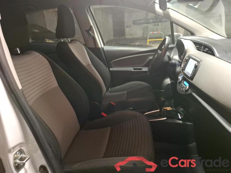 Toyota 1.5 VVT-I HYBRID France Business TOYOTA Yaris Hybride / 2017 / 5P / Berline 1.5 VVT-I HYBRID France Business #6