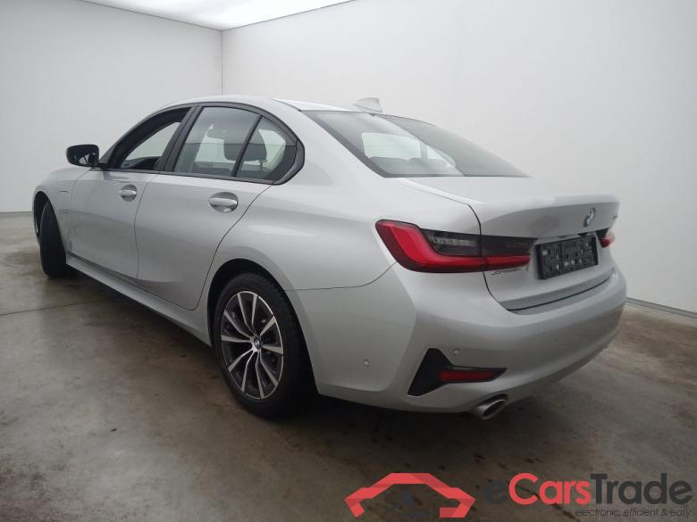 BMW 3 Reeks Berline 330e (215 kW) 4d #3