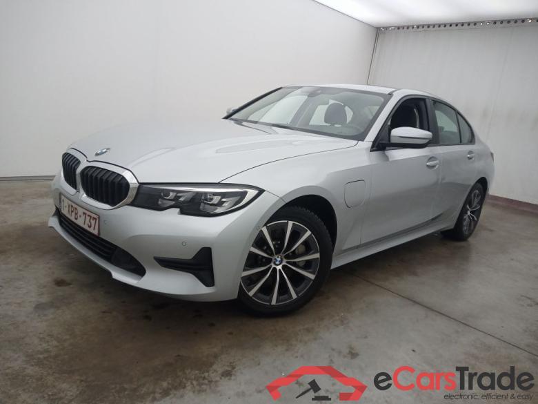 BMW 3 Reeks Berline 330e (215 kW) 4d #4