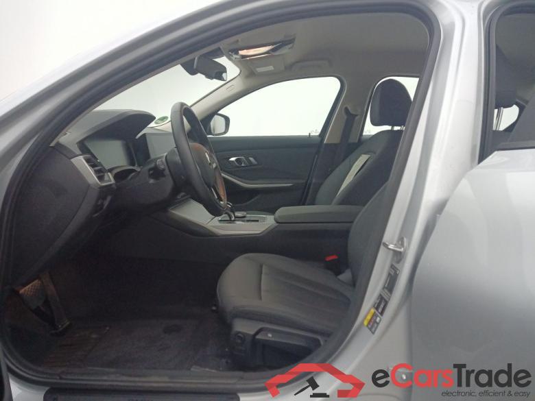 BMW 3 Reeks Berline 330e (215 kW) 4d #6