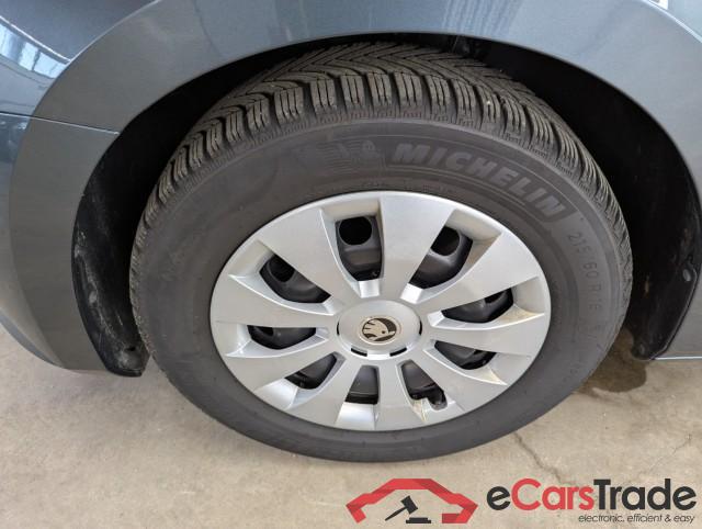 Skoda Superb Wagon ´15 Superb Combi Ambition 2.0 TDI 110KW AT7 E6d #6