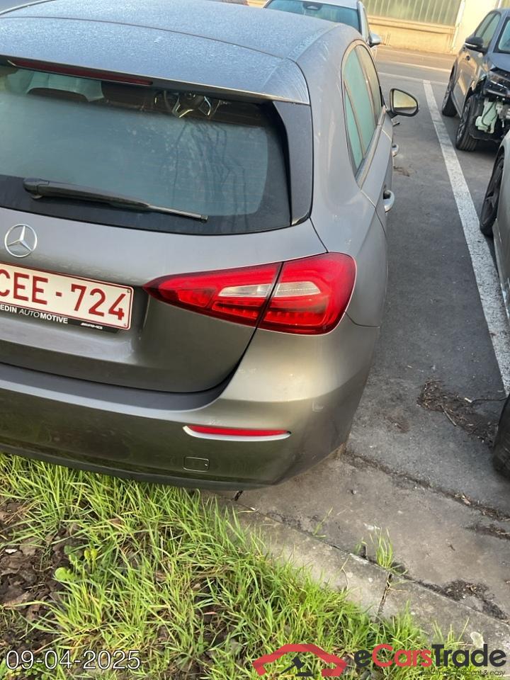 Mercedes A-Klasse A-Klasse A 180 Essential Line 100kW/136pk  5D/P Auto-7 #3