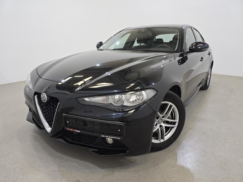 Alfa Romeo Giulia 2.2d Aut. Navi KeylessGo Camera Klima PDC ... #1