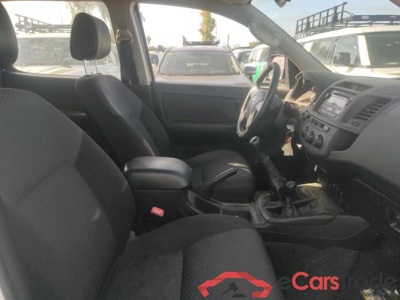 Toyota 2.5 D-4D Doble Cabina GX 4x4 TOYOTA HILUX VU 4p 6G pickup 2.5 D-4D Doble Cabina GX 4x4 #6