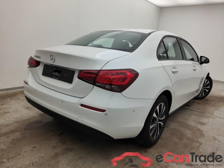 Mercedes-Benz A-Klasse Limousine A 200d Business Solution 4d #2