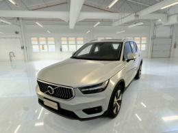 Volvo 228 VOLVO XC40 / 2017 / 5P / SUV T5 PLUG-IN HYBRID AUTO RECH INSCRIP EXPR