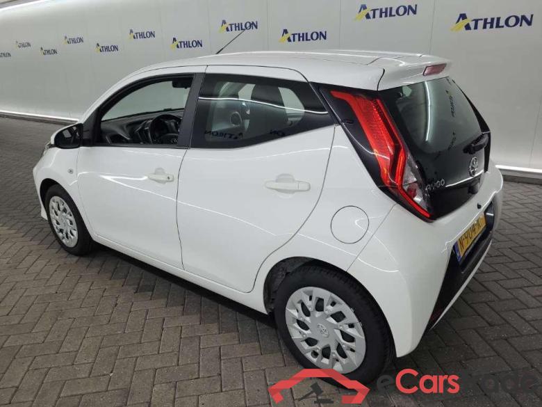 TOYOTA Aygo 1.0 VVT-i x-play 5D 53kW #4