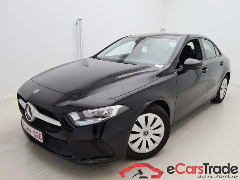 MERCEDES-BENZ A-KLASSE SEDAN 1.3 200