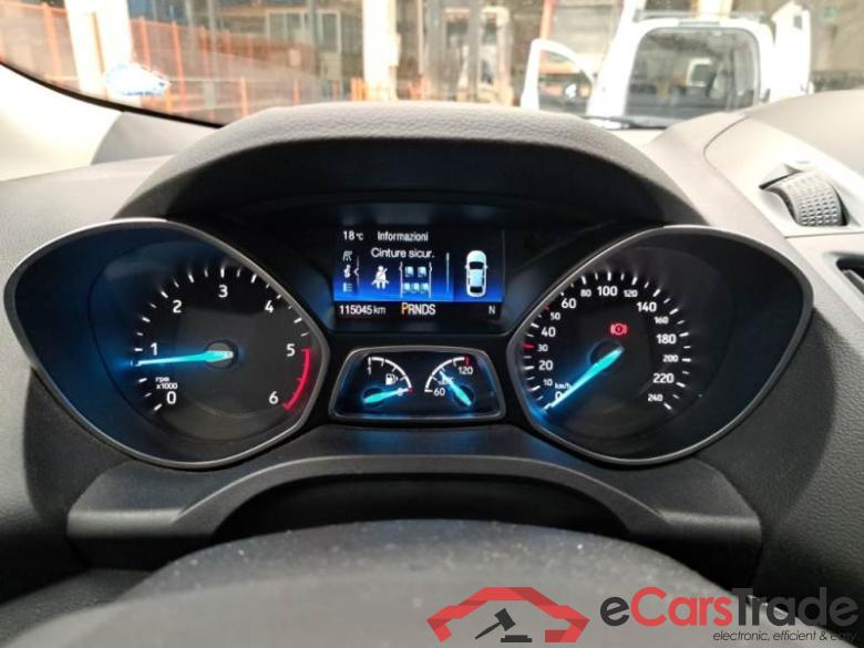 Ford 9 FORD KUGA / 2016 / 5P / SUV 2.0 TDCI 150CV PSHIFT SeS AWD BUSINESS #4