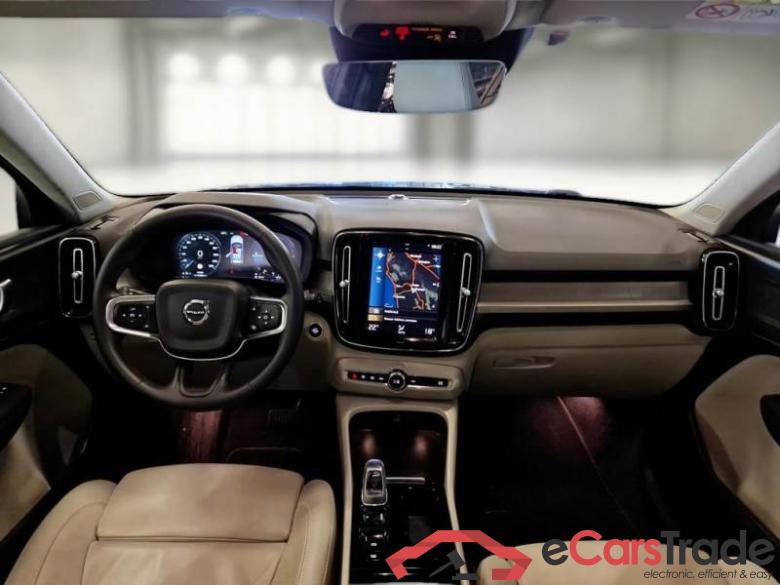 Volvo 218 VOLVO XC40 / 2017 / 5P / SUV T5 PLUG-IN HYBRID AUTO RECHARGE INSCR. #3