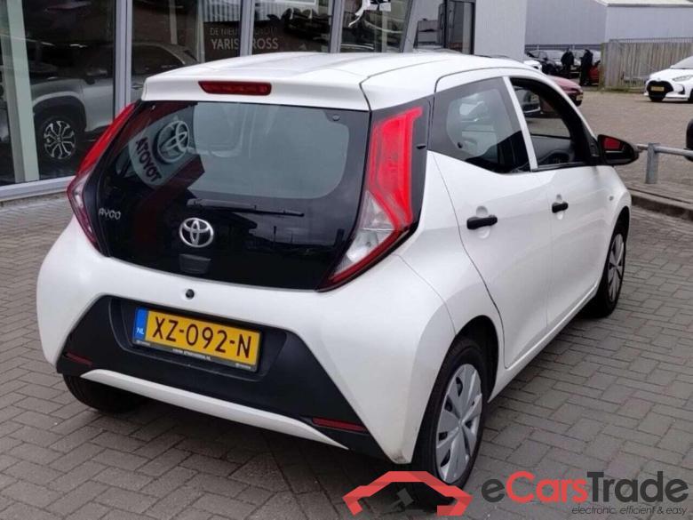 TOYOTA Aygo 1.0 VVT-i x-fun #4
