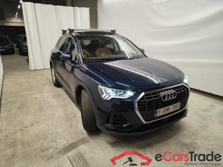 Audi Q3 35 TDI S Tronic Business Edition 5d #3
