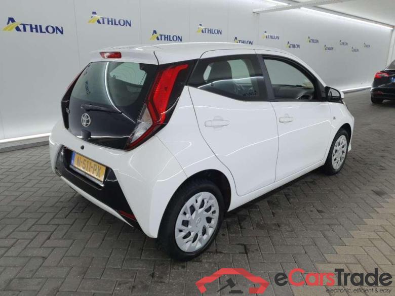 TOYOTA Aygo 1.0 VVT-i x-play 5D 53kW #3