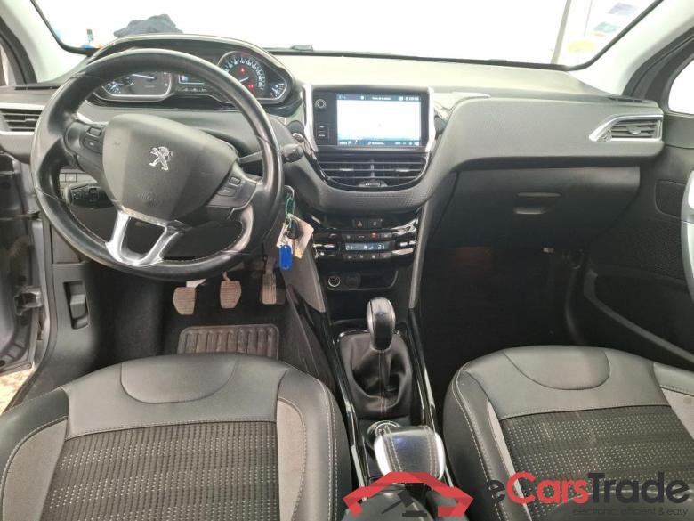 Peugeot BlueHDi 100 Allure 2008 Allure 1.5 HDi 100CV BVM5 E6dT #5